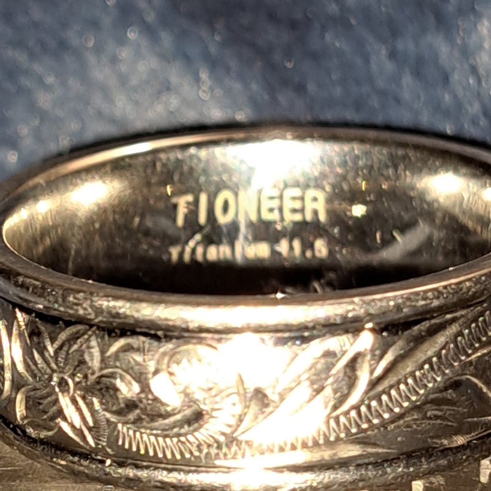 Silver Titanium Men's Patterned Ring - image 2